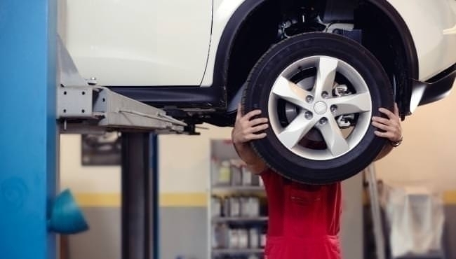 4 Pneumatici Nuovi con Montaggio, Equilibratura e Valvole da €190,00